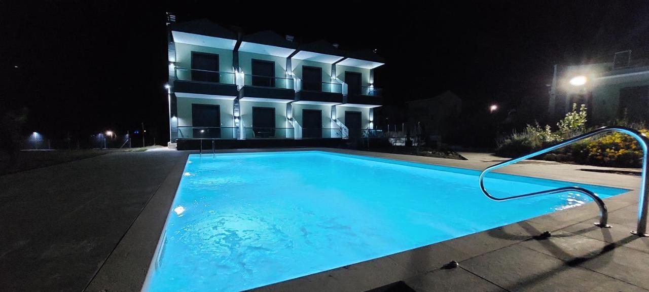 Paramithi Luxury Apartments Nikiti  Eksteriør billede