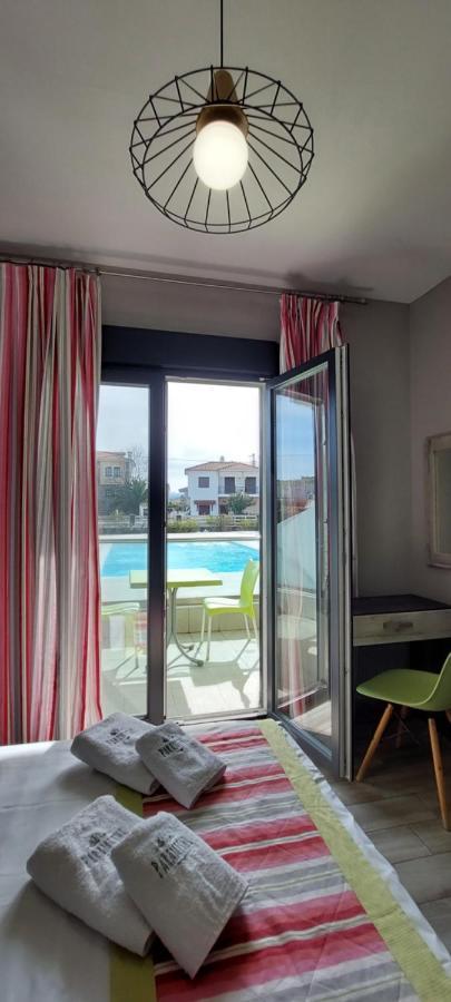 Paramithi Luxury Apartments Nikiti  Eksteriør billede