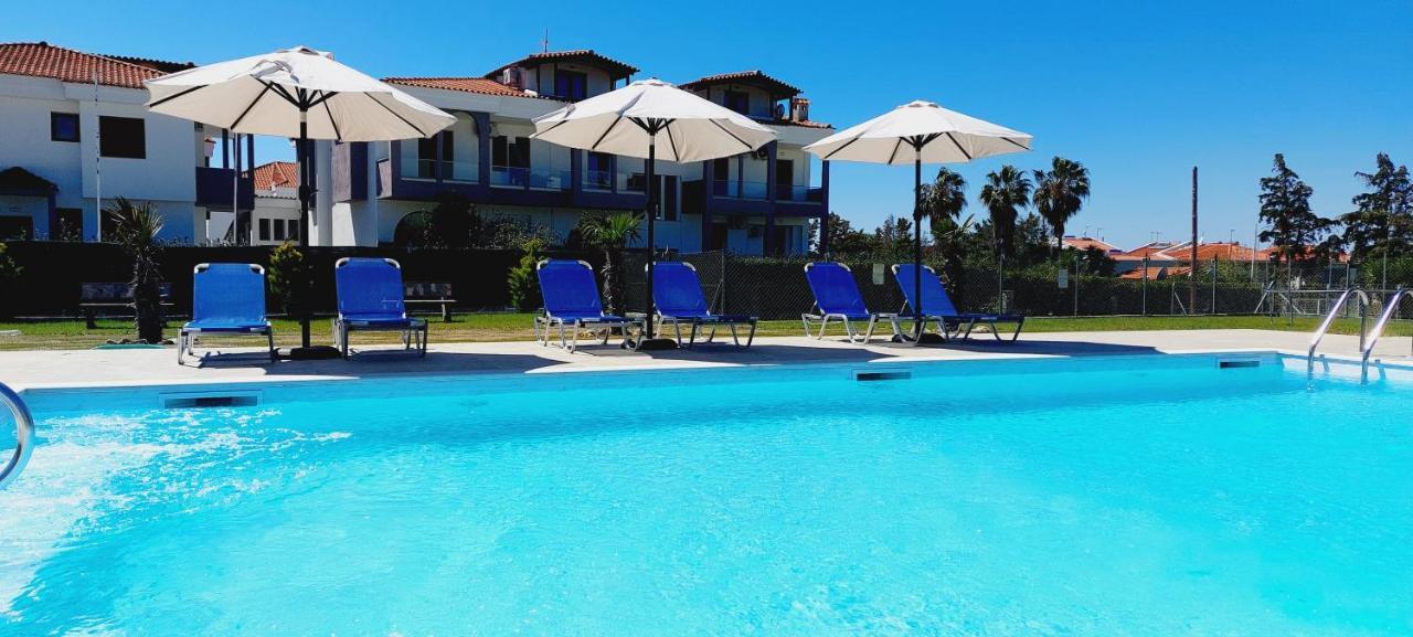 Paramithi Luxury Apartments Nikiti  Eksteriør billede