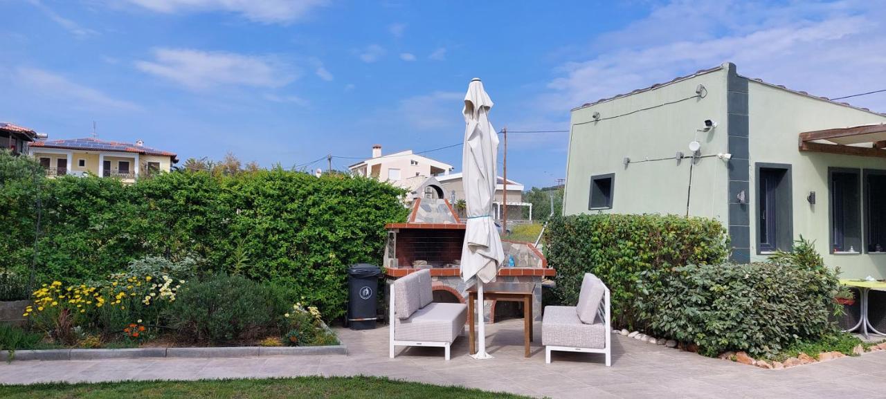 Paramithi Luxury Apartments Nikiti  Eksteriør billede