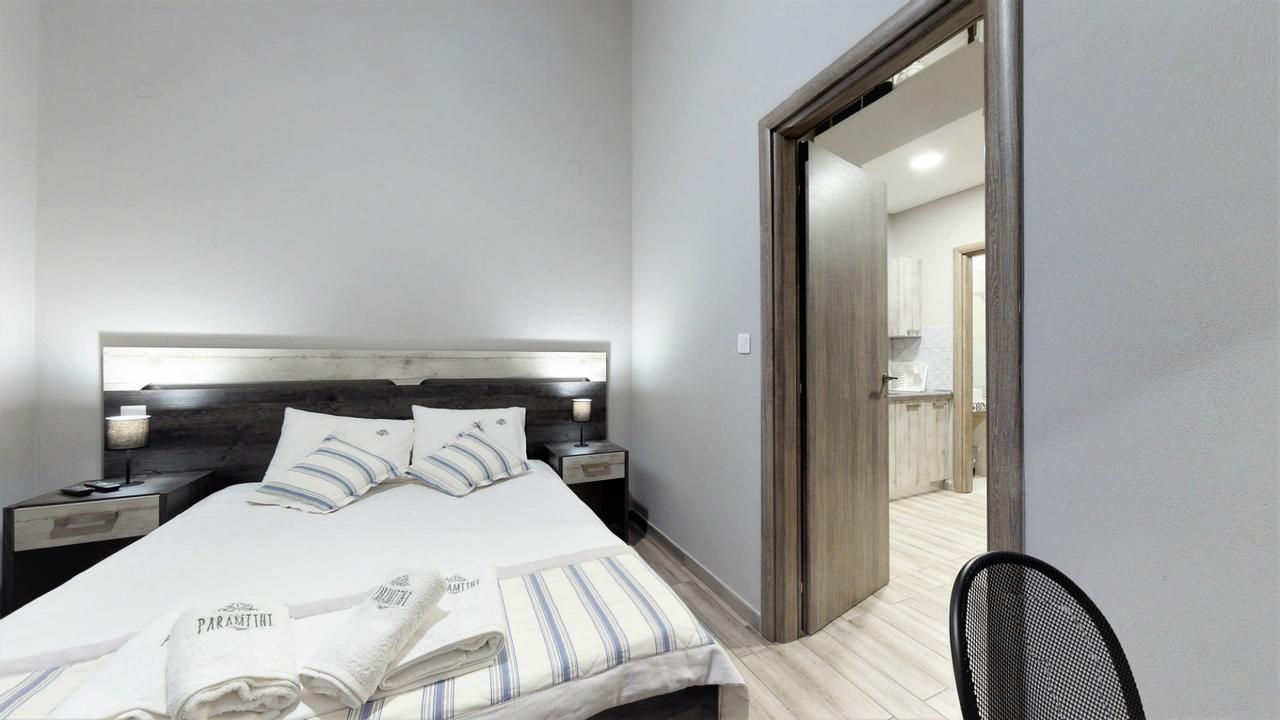 Paramithi Luxury Apartments Nikiti  Eksteriør billede