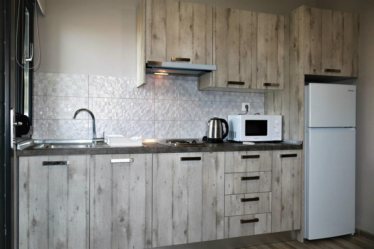Paramithi Luxury Apartments Nikiti  Eksteriør billede