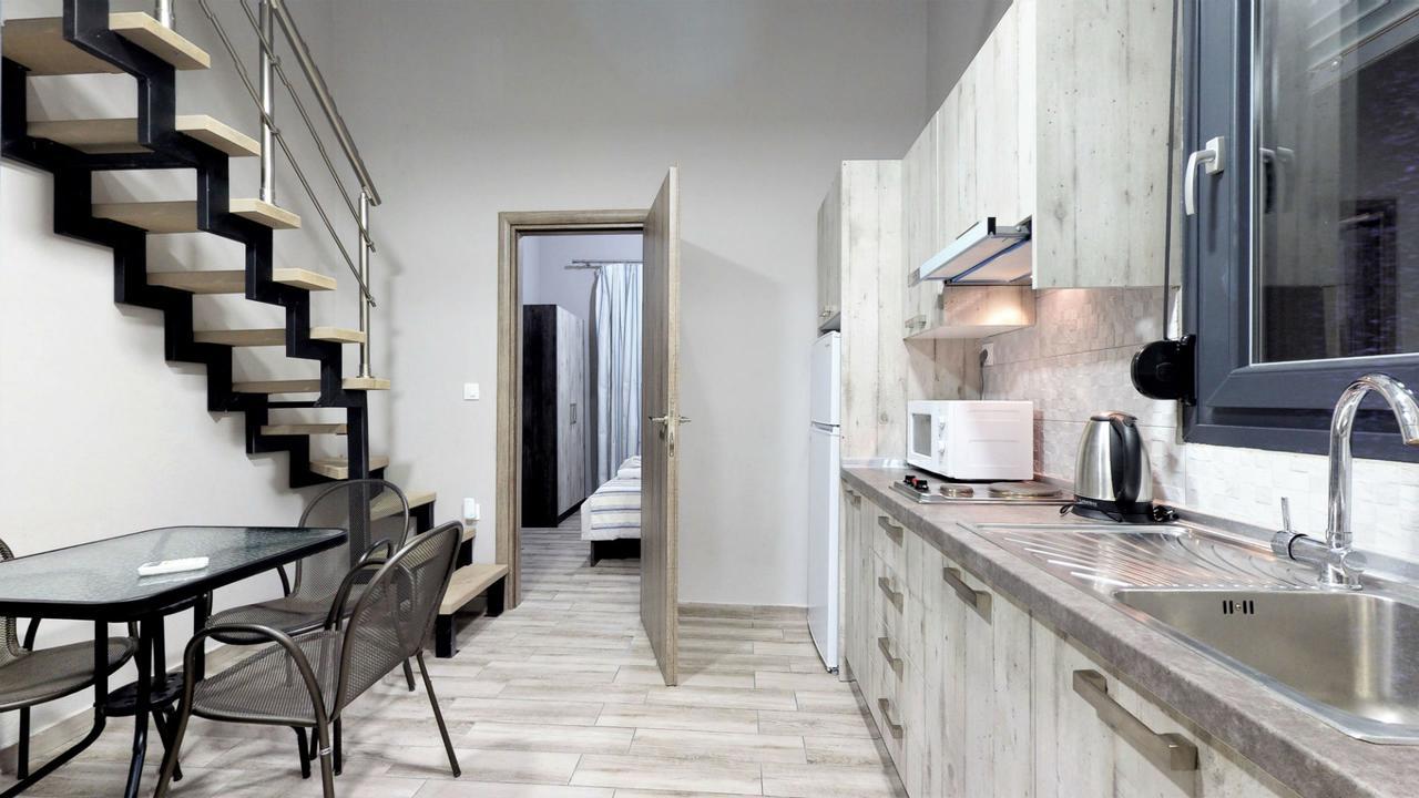 Paramithi Luxury Apartments Nikiti  Eksteriør billede
