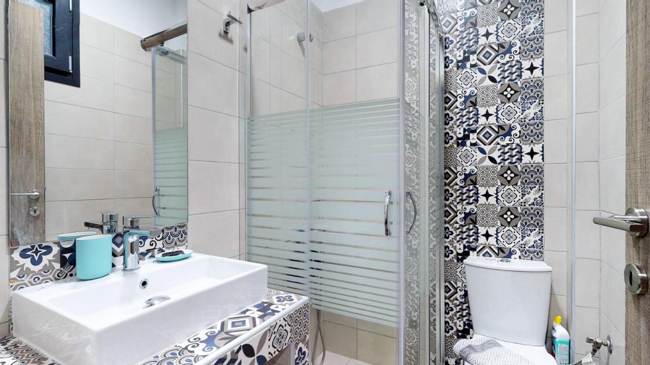 Paramithi Luxury Apartments Nikiti  Eksteriør billede