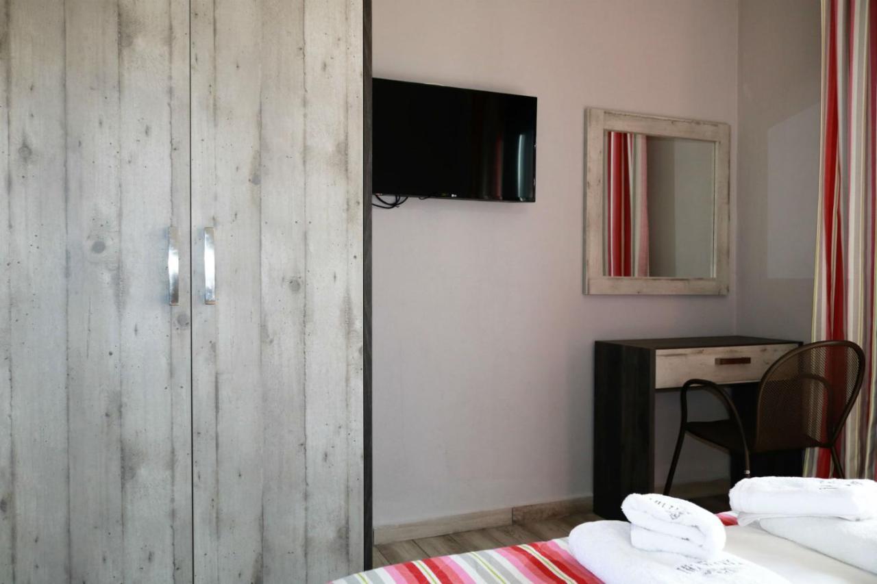 Paramithi Luxury Apartments Nikiti  Eksteriør billede