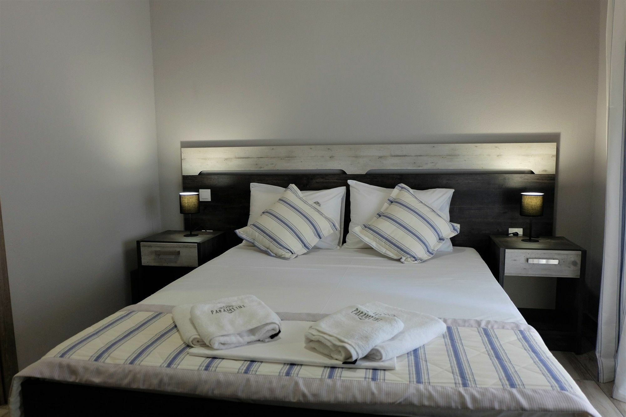 Paramithi Luxury Apartments Nikiti  Eksteriør billede