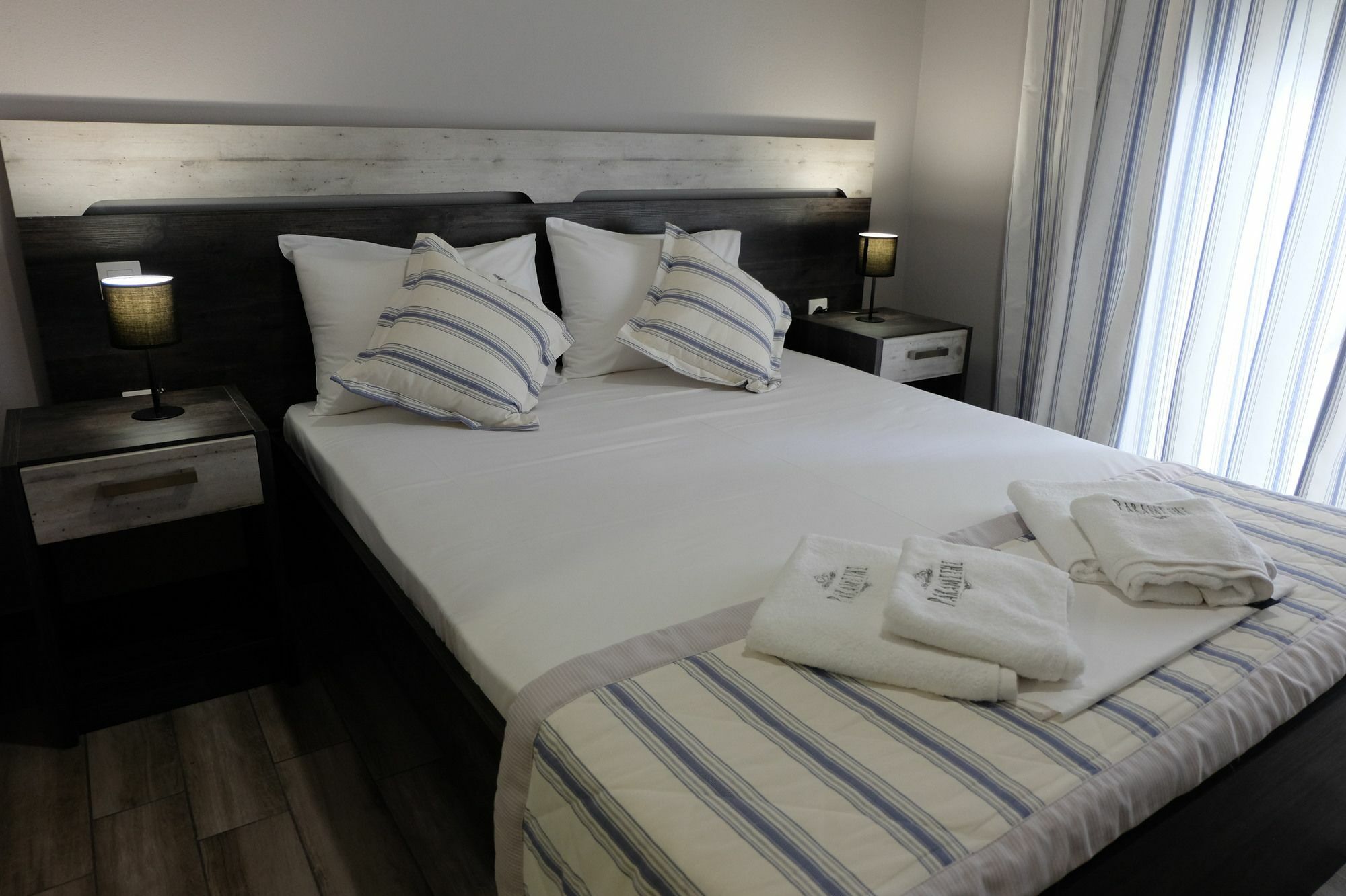 Paramithi Luxury Apartments Nikiti  Eksteriør billede