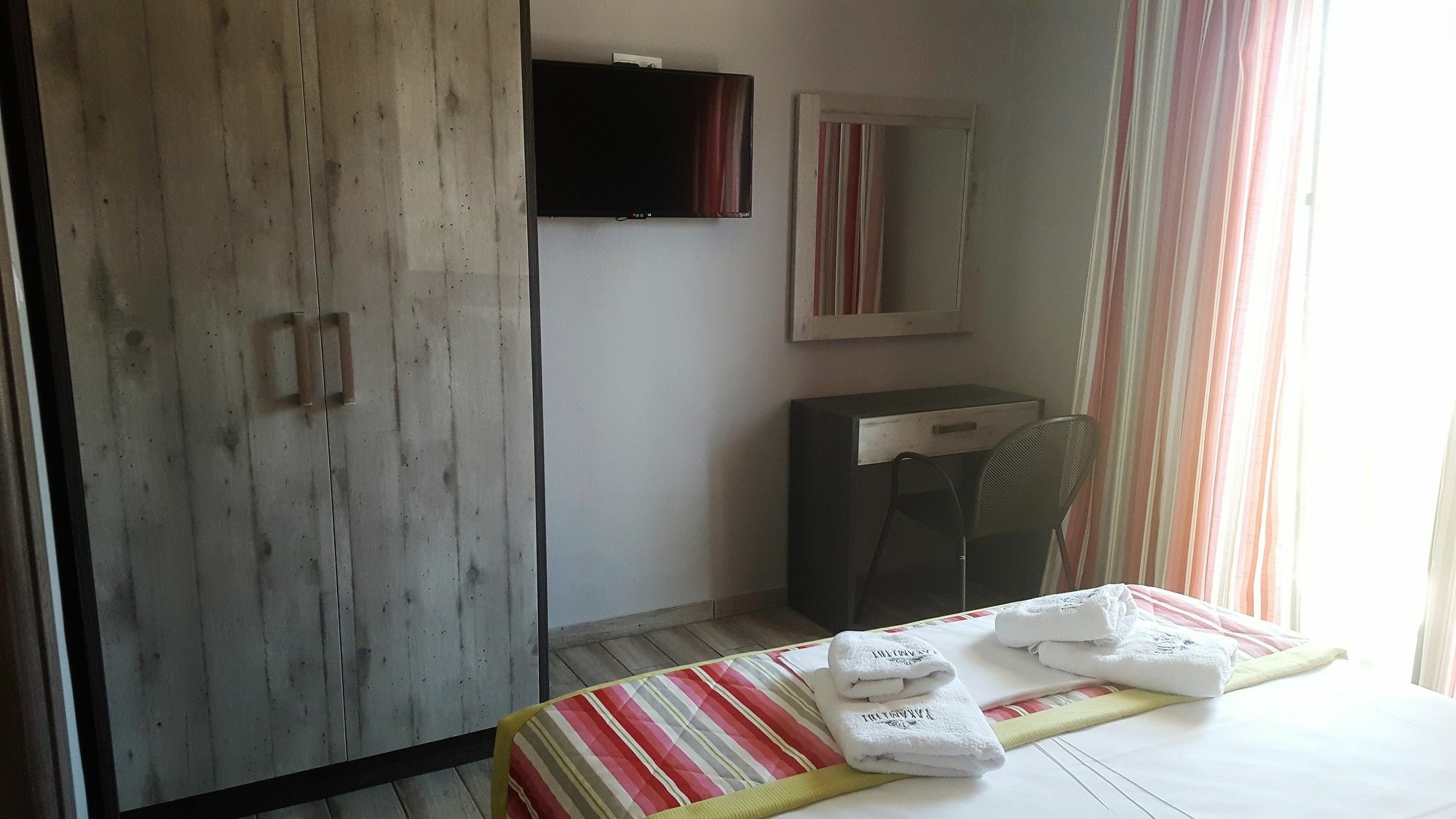 Paramithi Luxury Apartments Nikiti  Eksteriør billede